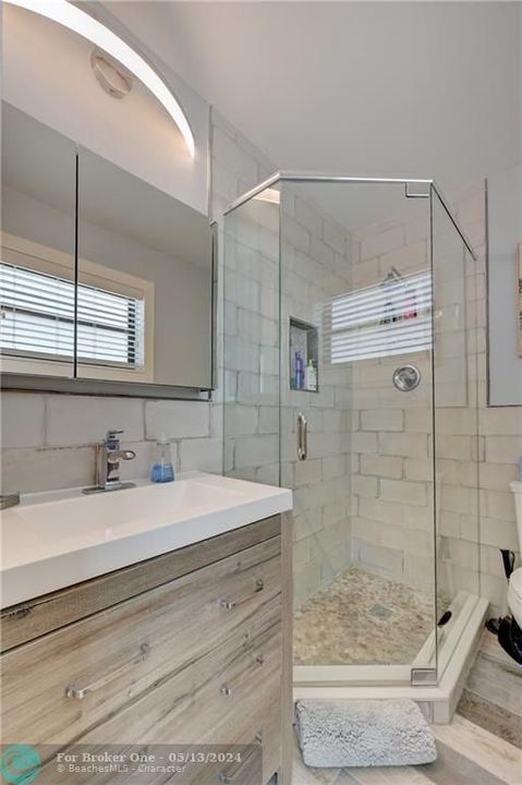 Recently Sold: $830,000 (3 beds, 2 baths, 1479 Square Feet)