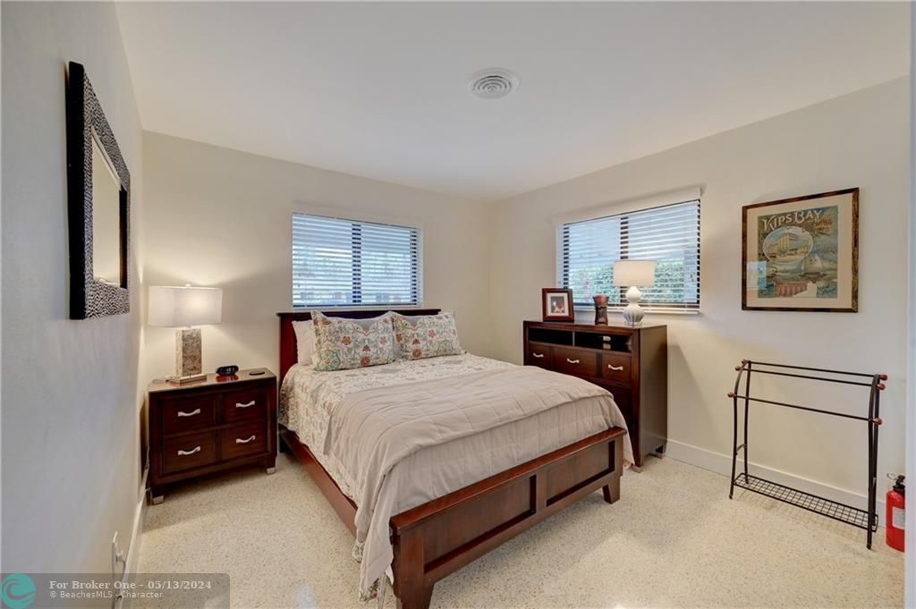 Vendido Recientemente: $830,000 (3 camas, 2 baños, 1479 Pies cuadrados)