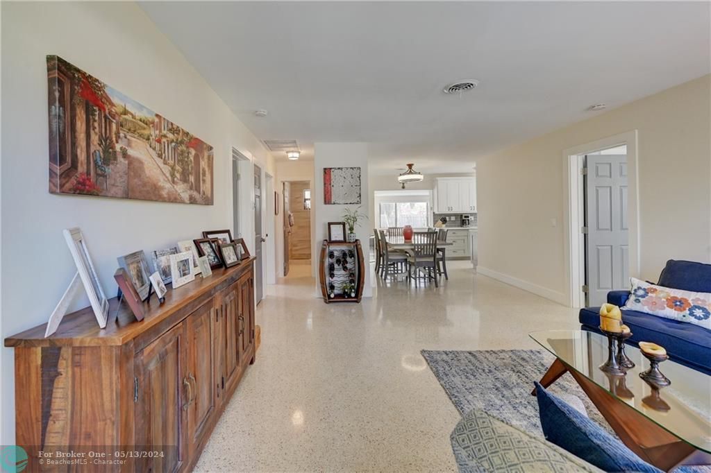 Recently Sold: $830,000 (3 beds, 2 baths, 1479 Square Feet)