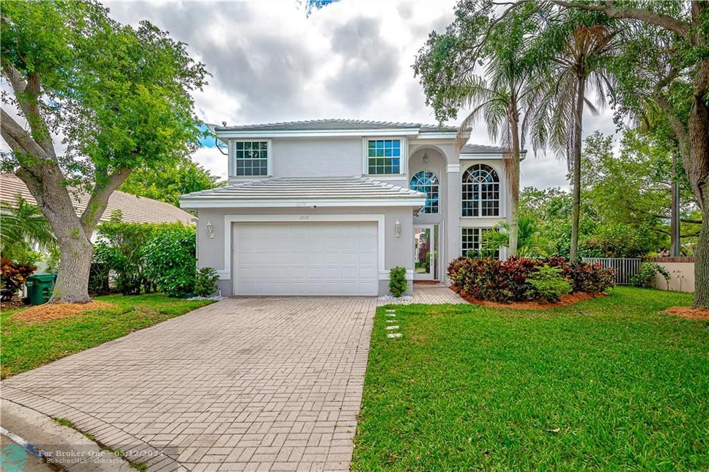 Recently Sold: $799,000 (5 beds, 3 baths, 2832 Square Feet)