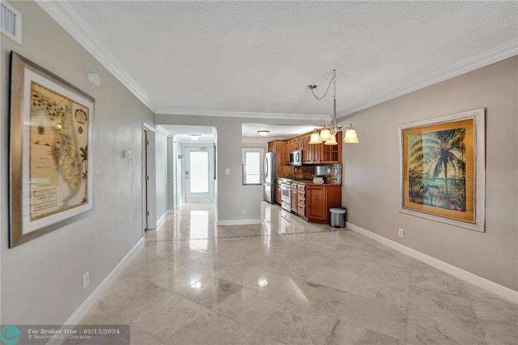 Recently Sold: $445,000 (2 beds, 2 baths, 941 Square Feet)