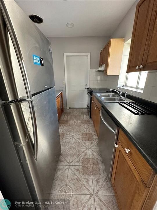 Recently Sold: $1,850 (1 beds, 1 baths, 750 Square Feet)