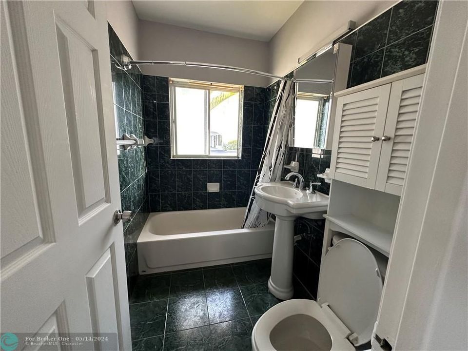 Recently Sold: $1,850 (1 beds, 1 baths, 750 Square Feet)