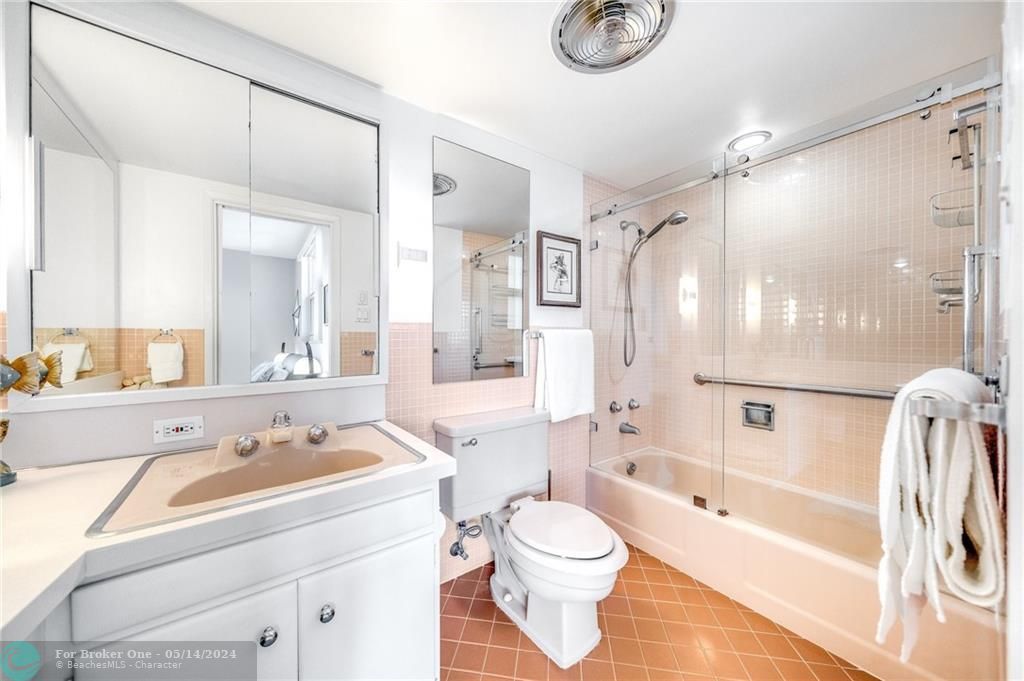 最近售出: $725,000 (2 贝兹, 2 浴室, 0 平方英尺)