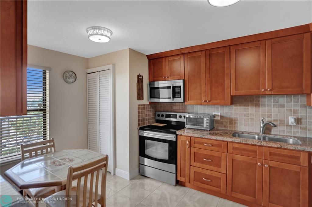 Recently Sold: $395,000 (2 beds, 2 baths, 1233 Square Feet)