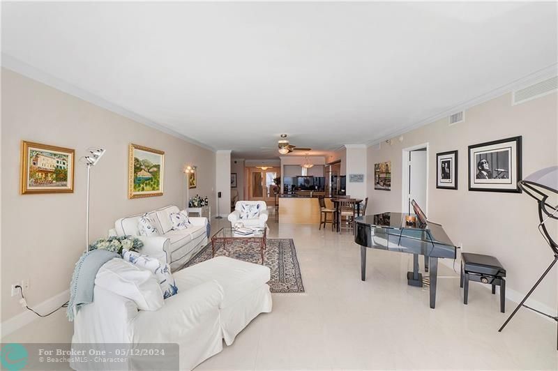 Recently Sold: $2,399,995 (3 beds, 3 baths, 2378 Square Feet)