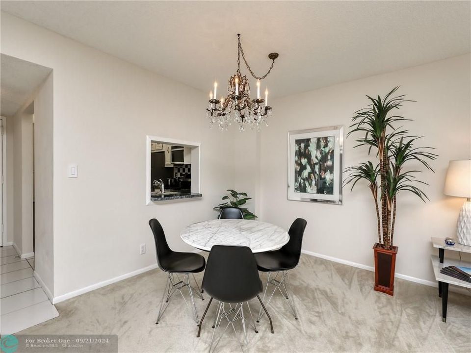 Active With Contract: $255,000 (1 beds, 1 baths, 1138 Square Feet)