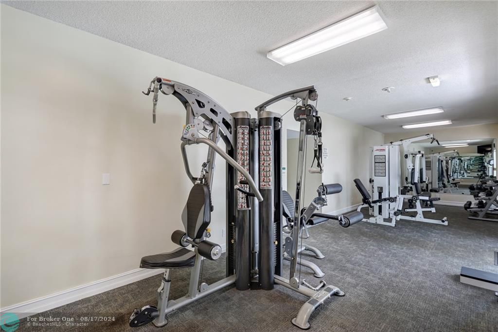 Active With Contract: $255,000 (1 beds, 1 baths, 1138 Square Feet)