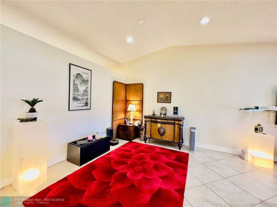 Recently Sold: $520,000 (3 beds, 2 baths, 1405 Square Feet)