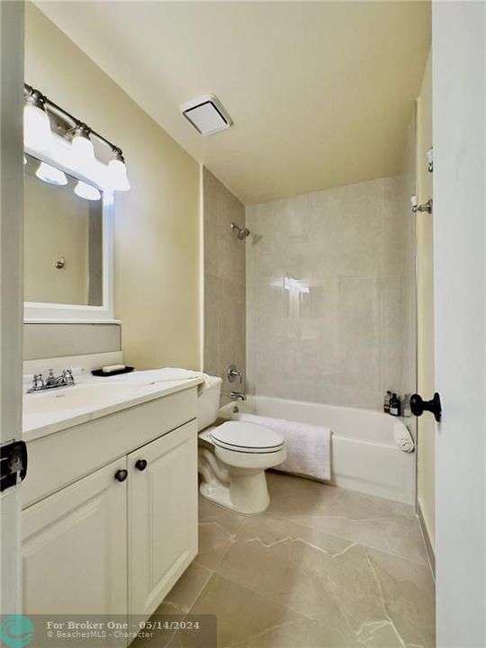最近售出: $520,000 (3 贝兹, 2 浴室, 1405 平方英尺)