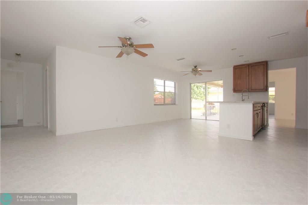 Recently Rented: $4,000 (4 beds, 2 baths, 2250 Square Feet)
