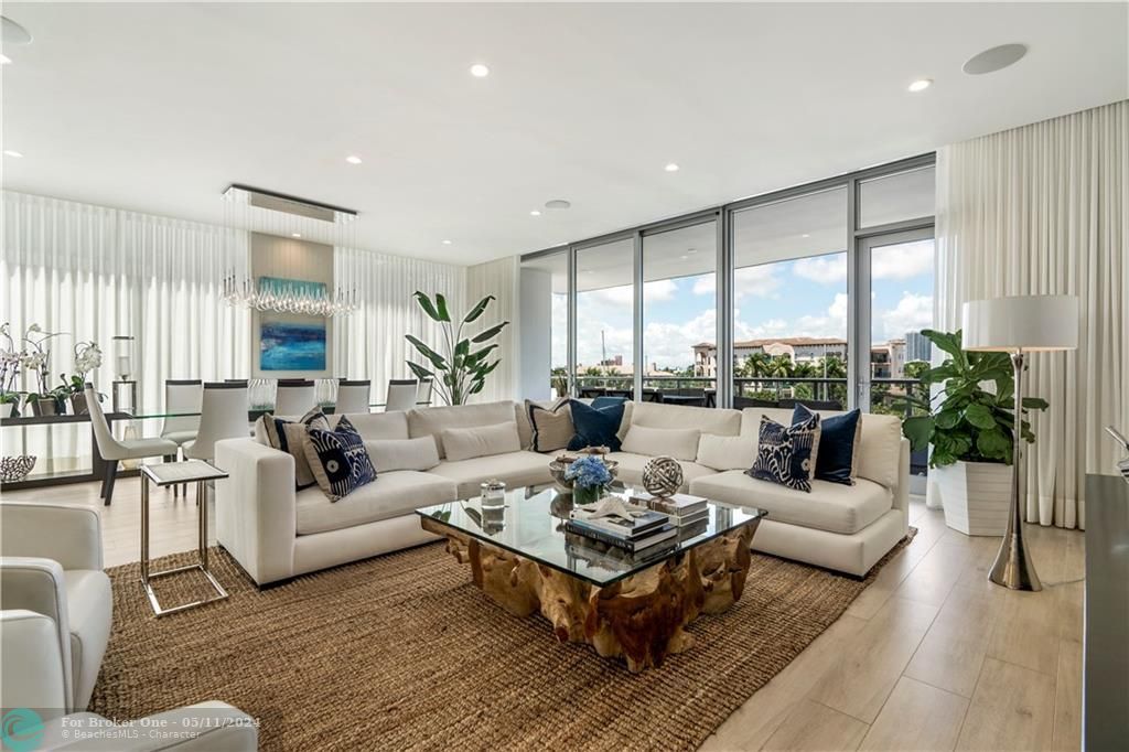 Recently Sold: $3,499,000 (4 beds, 4 baths, 3439 Square Feet)