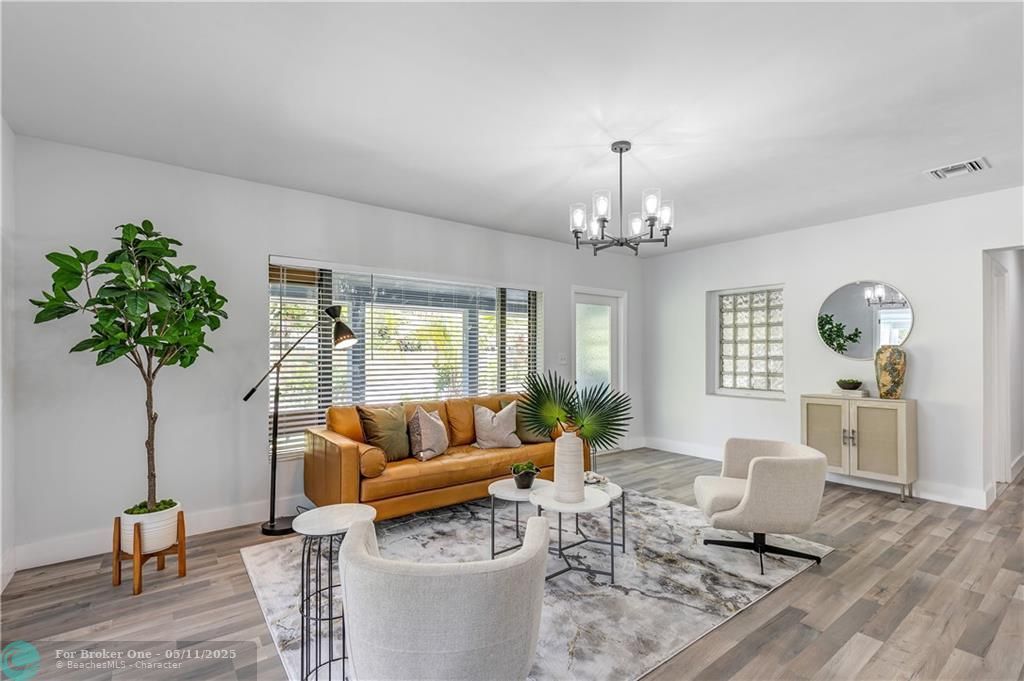 For Sale: $838,800 (4 beds, 2 baths, 2782 Square Feet)
