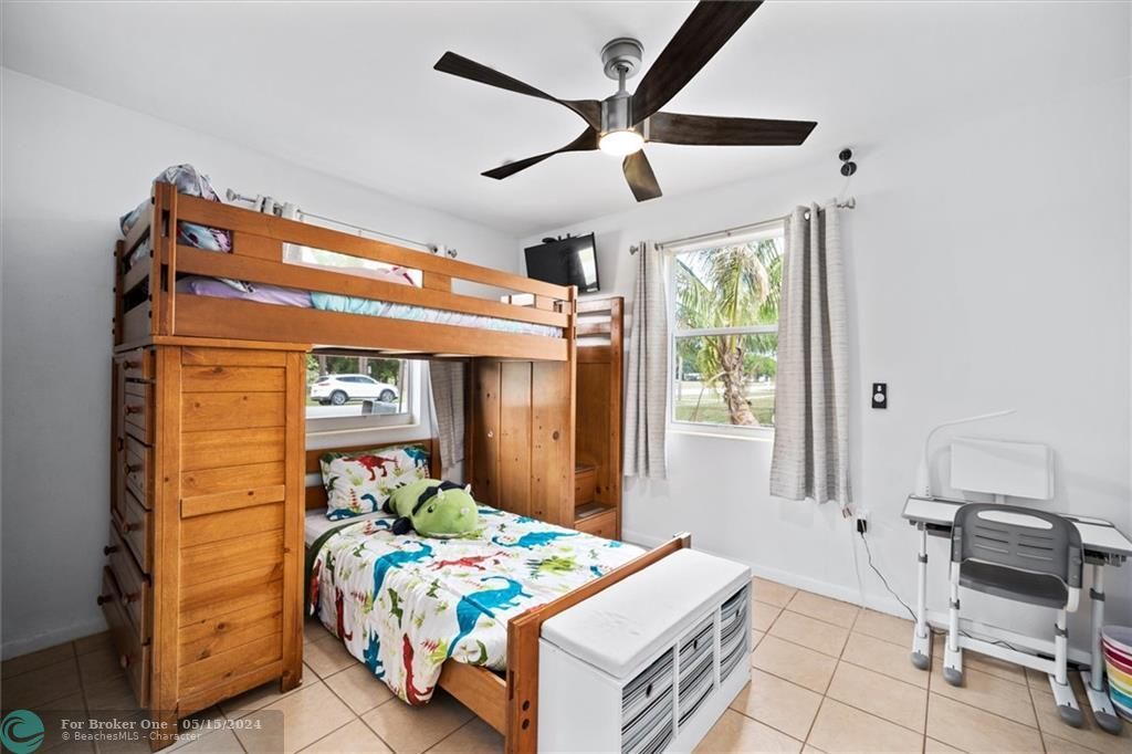 Recently Sold: $245,000 (2 beds, 1 baths, 1100 Square Feet)
