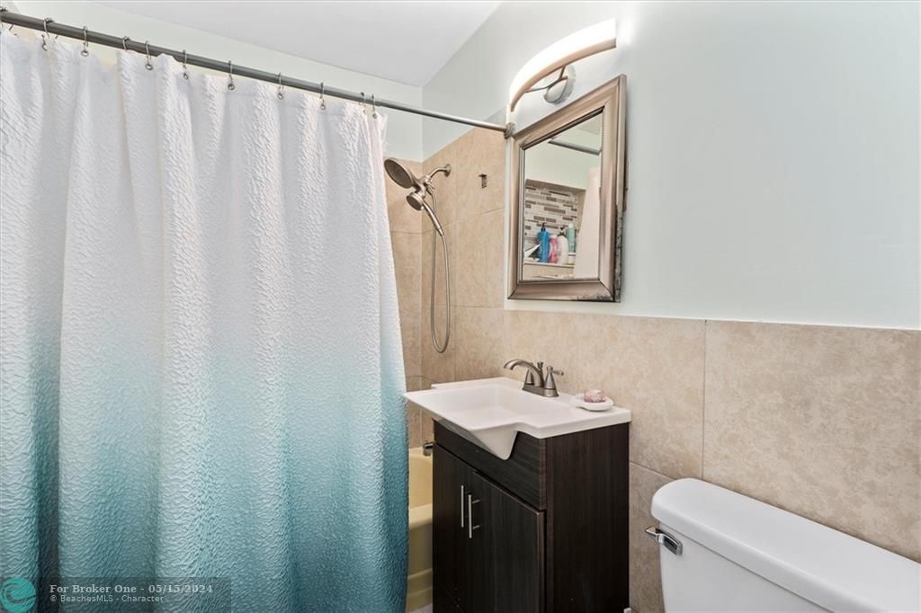 最近售出: $245,000 (2 贝兹, 1 浴室, 1100 平方英尺)