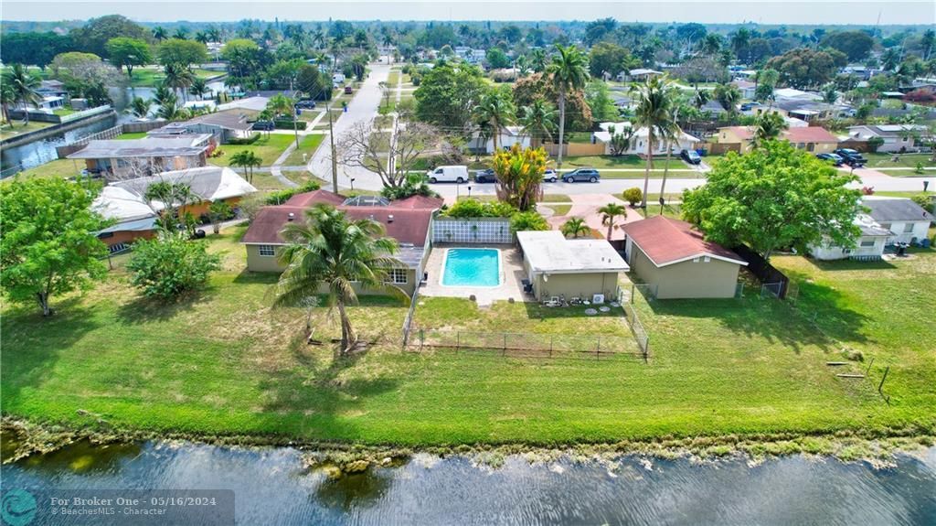 Recently Sold: $649,000 (5 beds, 3 baths, 2421 Square Feet)