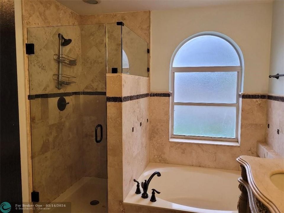 最近租的: $3,900 (3 贝兹, 2 浴室, 1796 平方英尺)