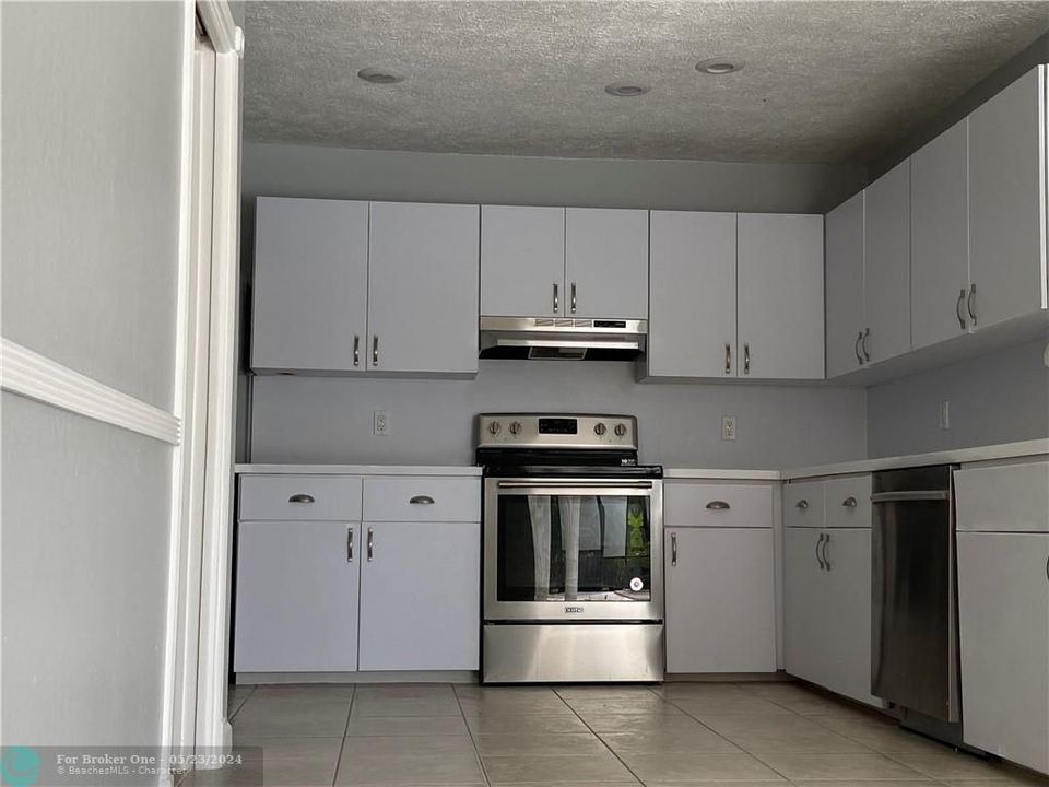 Recently Rented: $3,800 (4 beds, 2 baths, 2568 Square Feet)