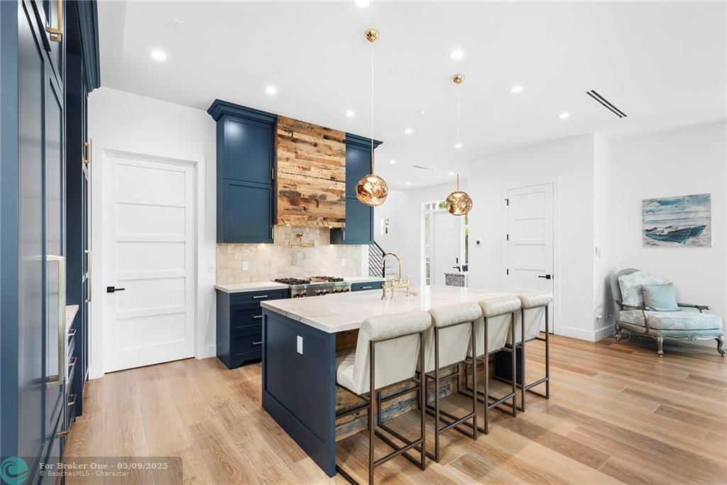 En Venta: $2,895,000 (4 camas, 4 baños, 3016 Pies cuadrados)