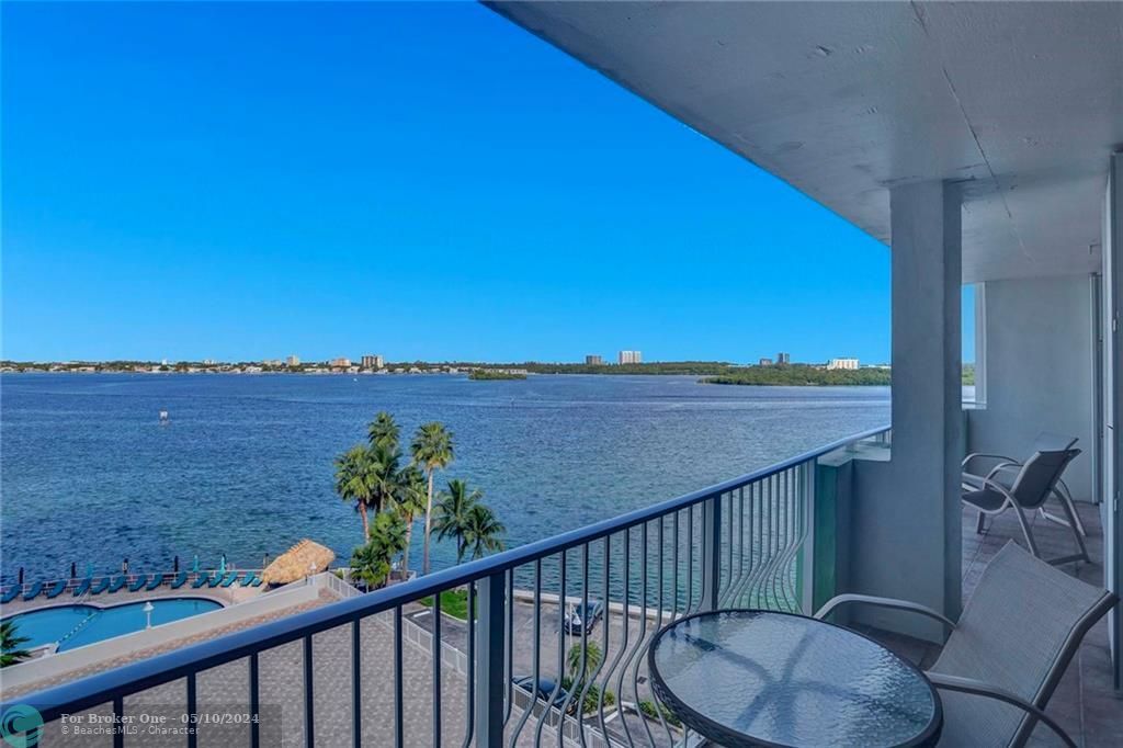 Recently Sold: $1,550,000 (3 beds, 3 baths, 2300 Square Feet)