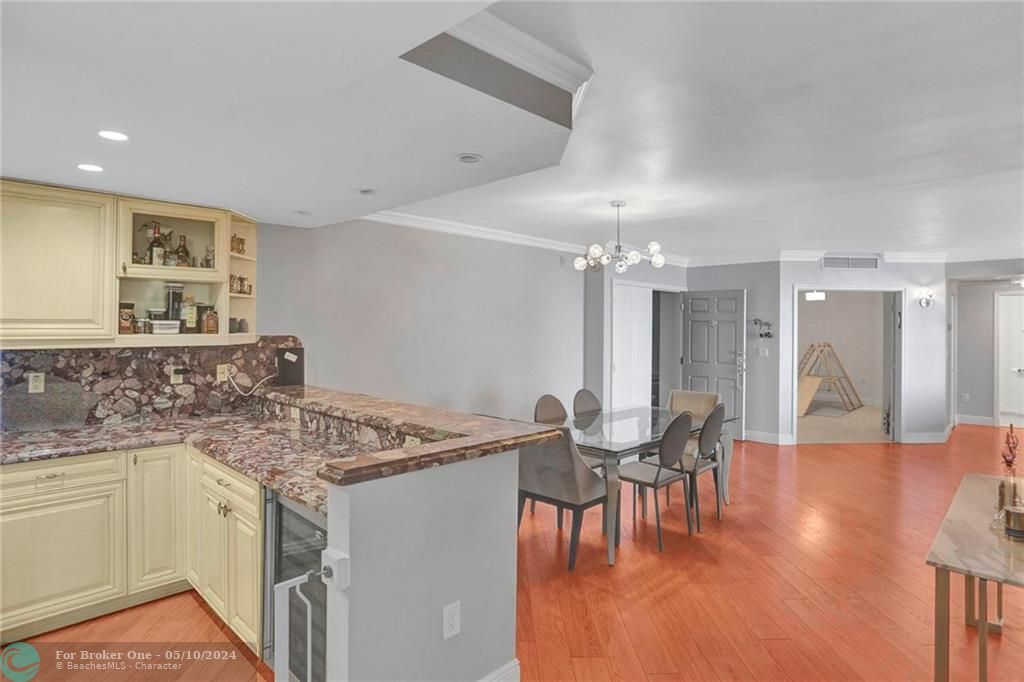 Recently Sold: $1,550,000 (3 beds, 3 baths, 2300 Square Feet)