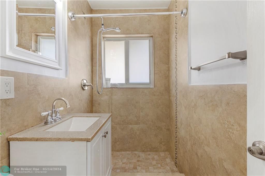 最近租的: $2,400 (2 贝兹, 2 浴室, 0 平方英尺)