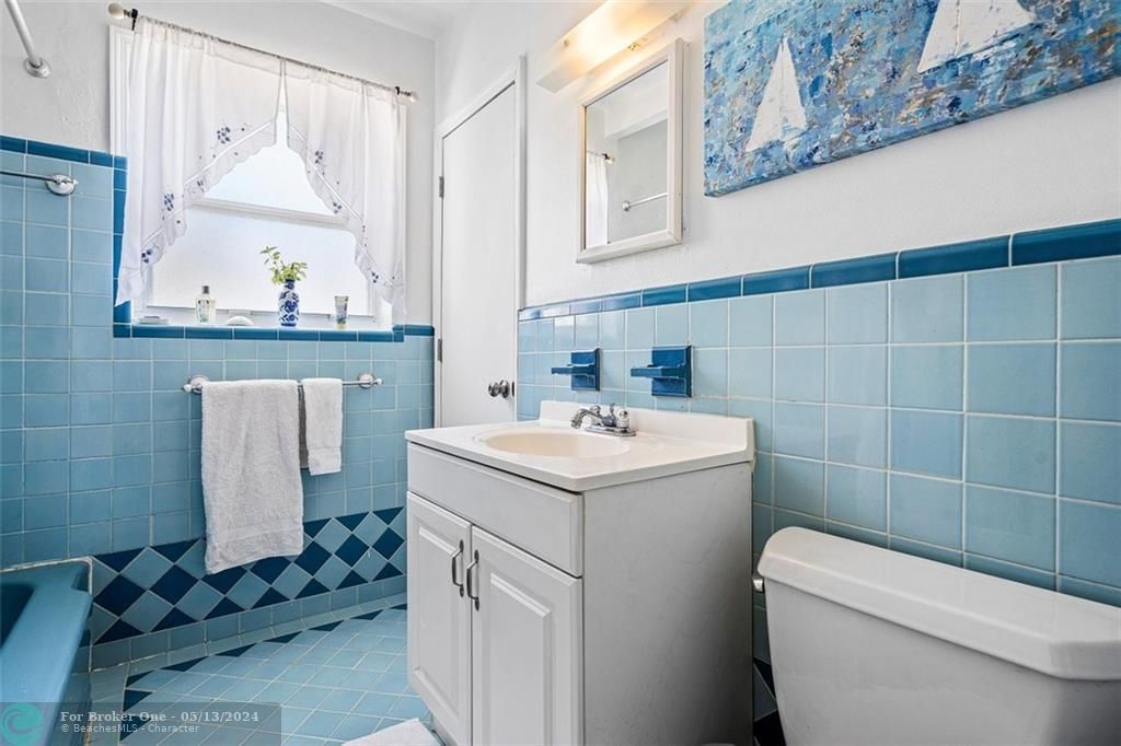 最近售出: $599,000 (2 贝兹, 1 浴室, 1240 平方英尺)