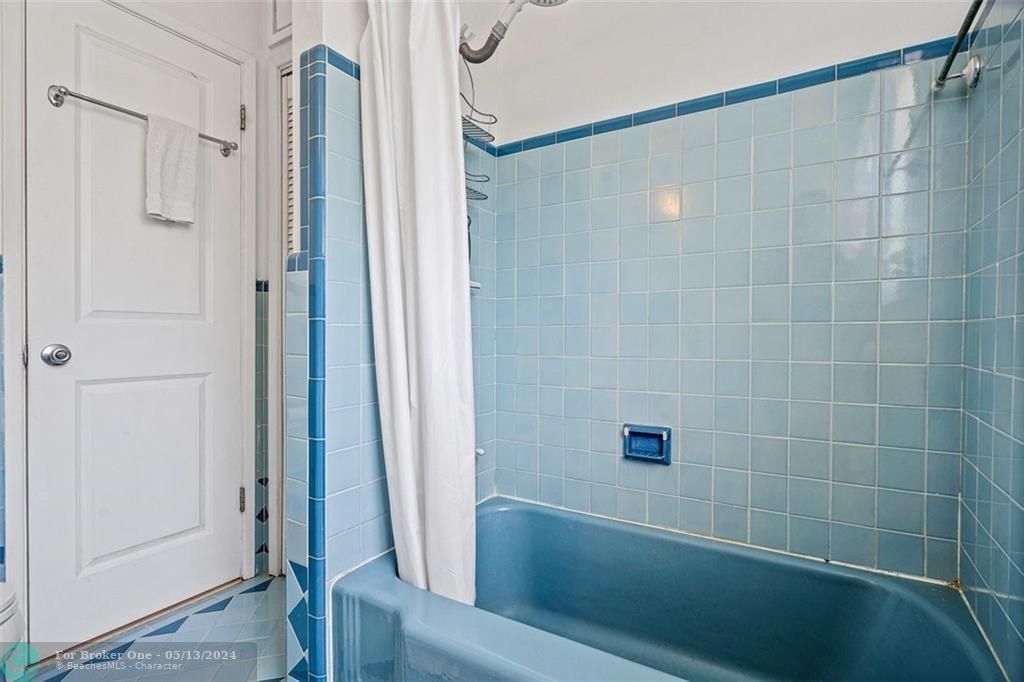 最近售出: $599,000 (2 贝兹, 1 浴室, 1240 平方英尺)