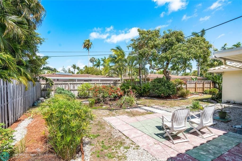 Recently Sold: $599,000 (2 beds, 1 baths, 1240 Square Feet)