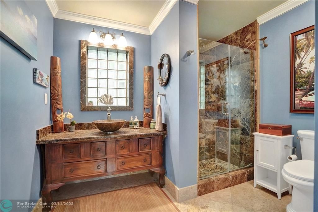 En Venta: $1,995,000 (3 camas, 3 baños, 3628 Pies cuadrados)