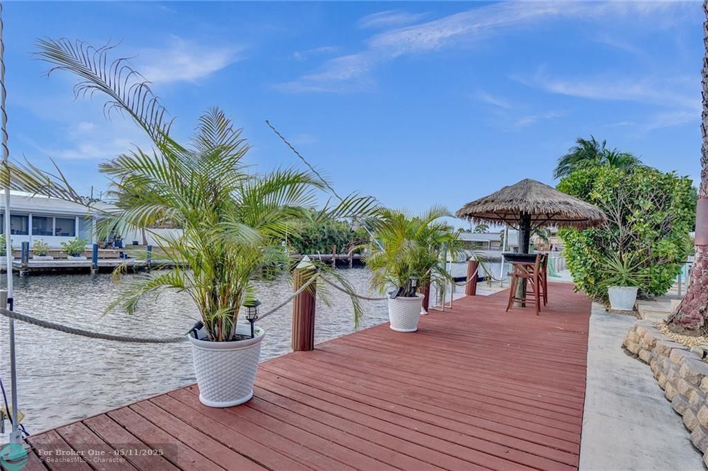 En Venta: $1,995,000 (3 camas, 3 baños, 3628 Pies cuadrados)