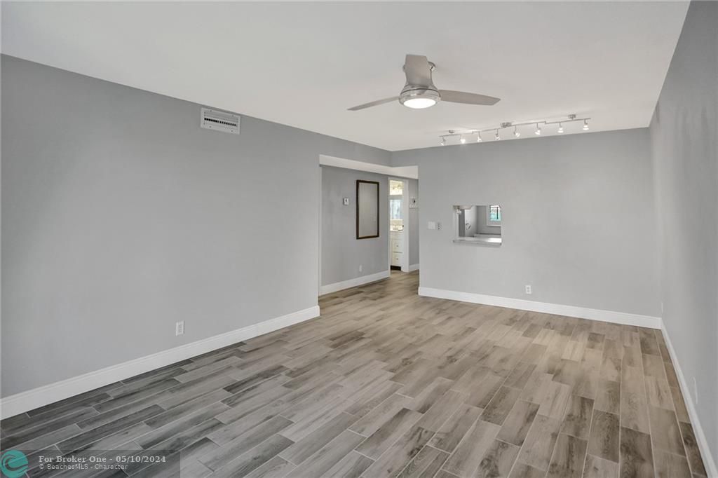 Recently Sold: $120,000 (1 beds, 1 baths, 758 Square Feet)