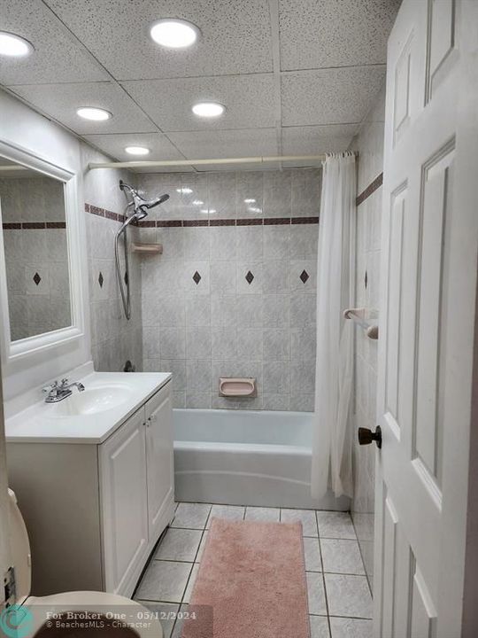 Под контрактом: $174,500 (2 спален, 2 ванн, 1260 Квадратных фут)