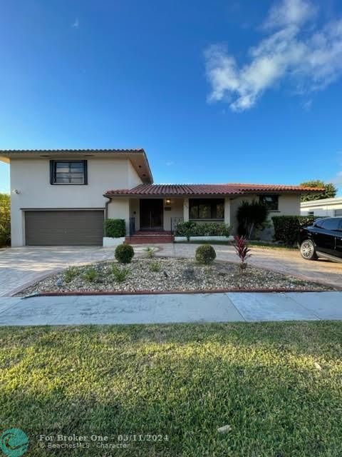 Recently Sold: $2,200,000 (4 beds, 4 baths, 3111 Square Feet)