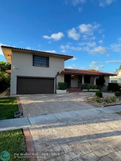 Recently Sold: $2,200,000 (4 beds, 4 baths, 3111 Square Feet)