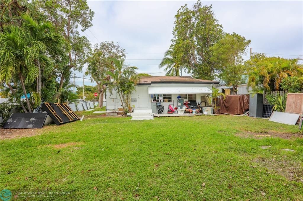 Recently Sold: $695,000 (3 beds, 1 baths, 1288 Square Feet)