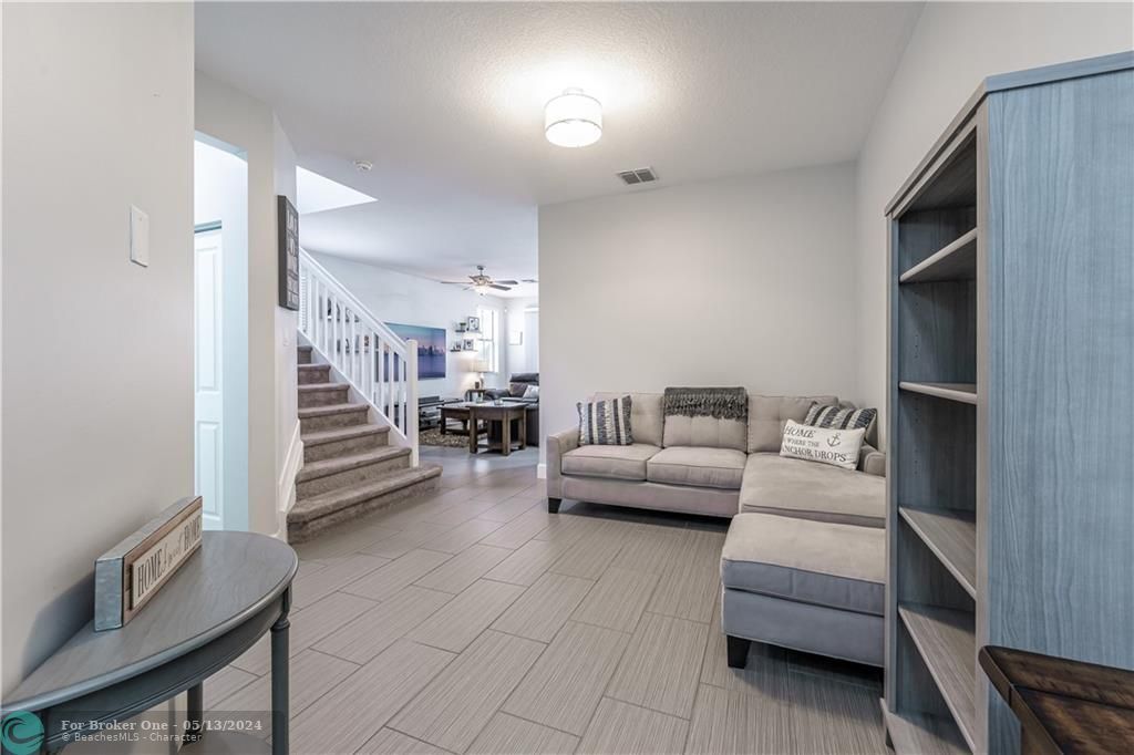 Recently Sold: $500,000 (3 beds, 2 baths, 1842 Square Feet)