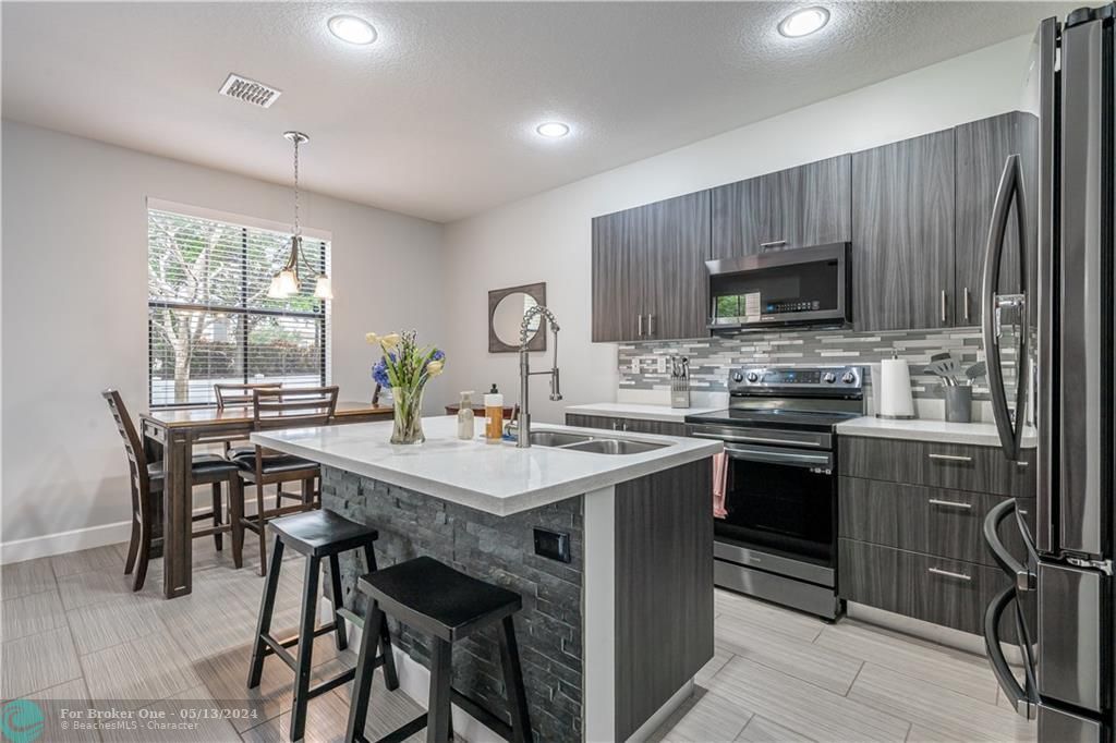 Recently Sold: $500,000 (3 beds, 2 baths, 1842 Square Feet)