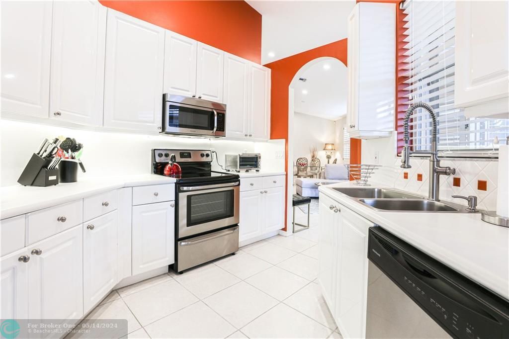 Recently Sold: $495,000 (3 beds, 2 baths, 1606 Square Feet)