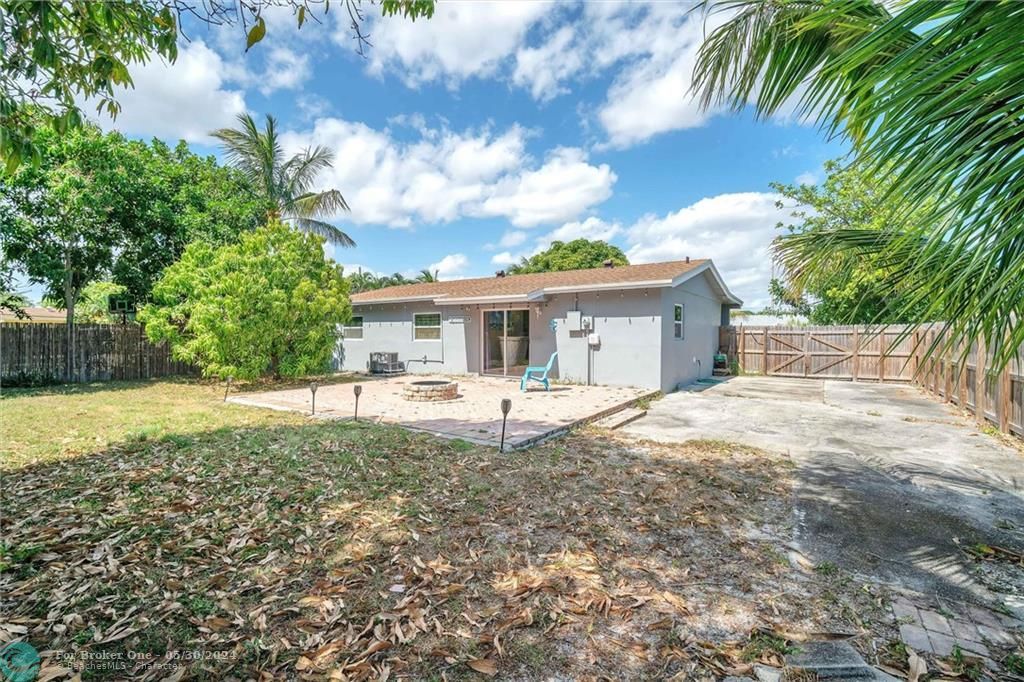 Recently Sold: $430,000 (3 beds, 2 baths, 1056 Square Feet)