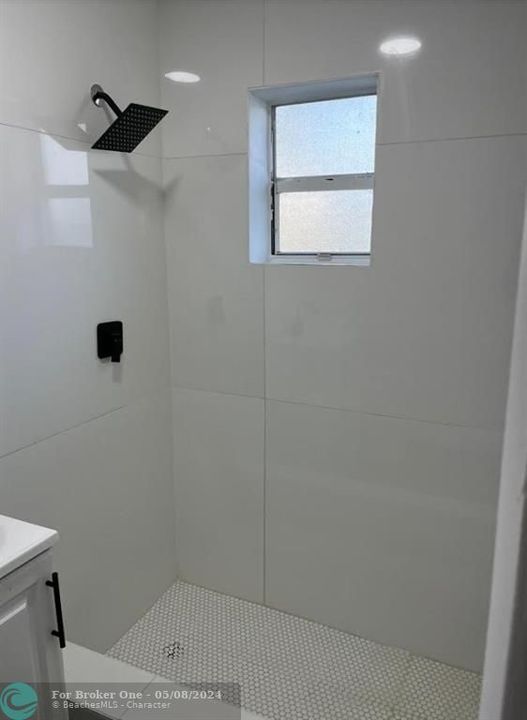 Active With Contract: $1,595 (1 beds, 1 baths, 6948 Square Feet)