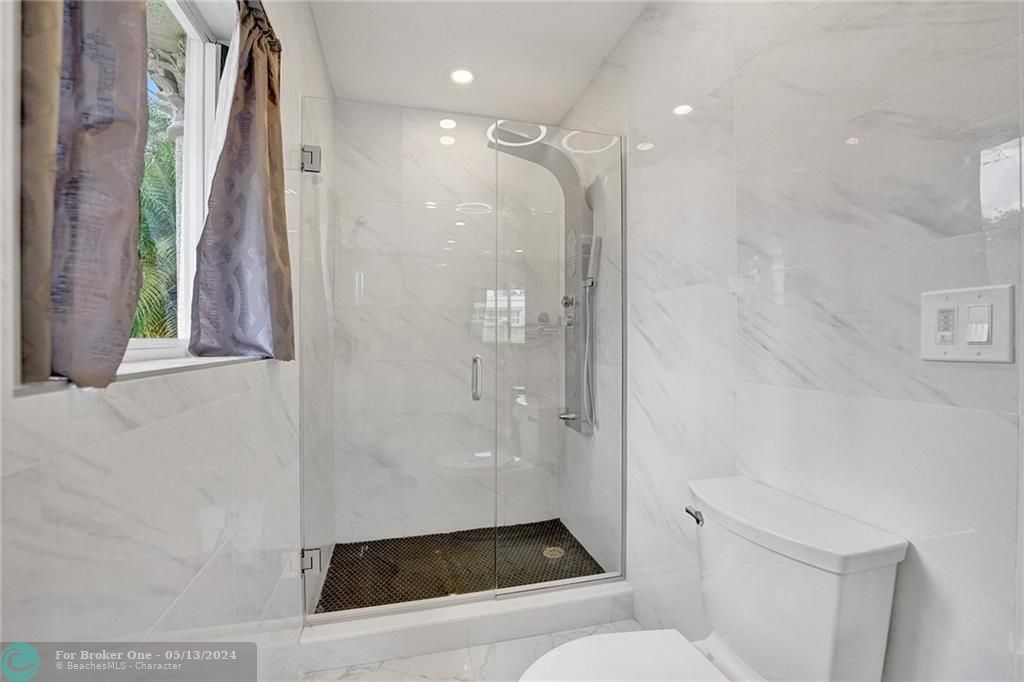最近售出: $689,000 (3 贝兹, 2 浴室, 1550 平方英尺)