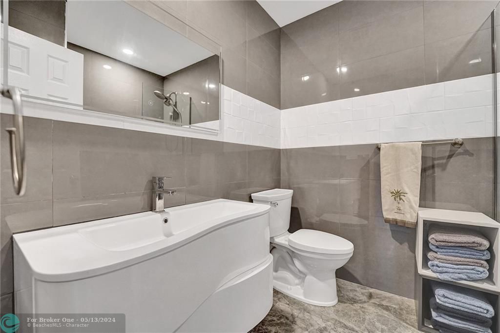 最近售出: $689,000 (3 贝兹, 2 浴室, 1550 平方英尺)