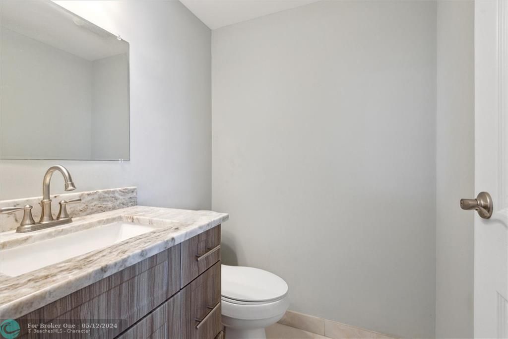 Recently Sold: $144,999 (1 beds, 1 baths, 726 Square Feet)
