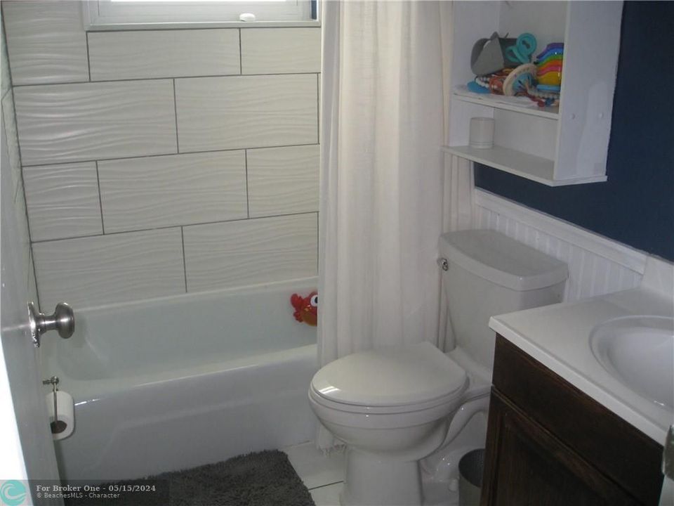 最近售出: $449,500 (3 贝兹, 2 浴室, 1360 平方英尺)