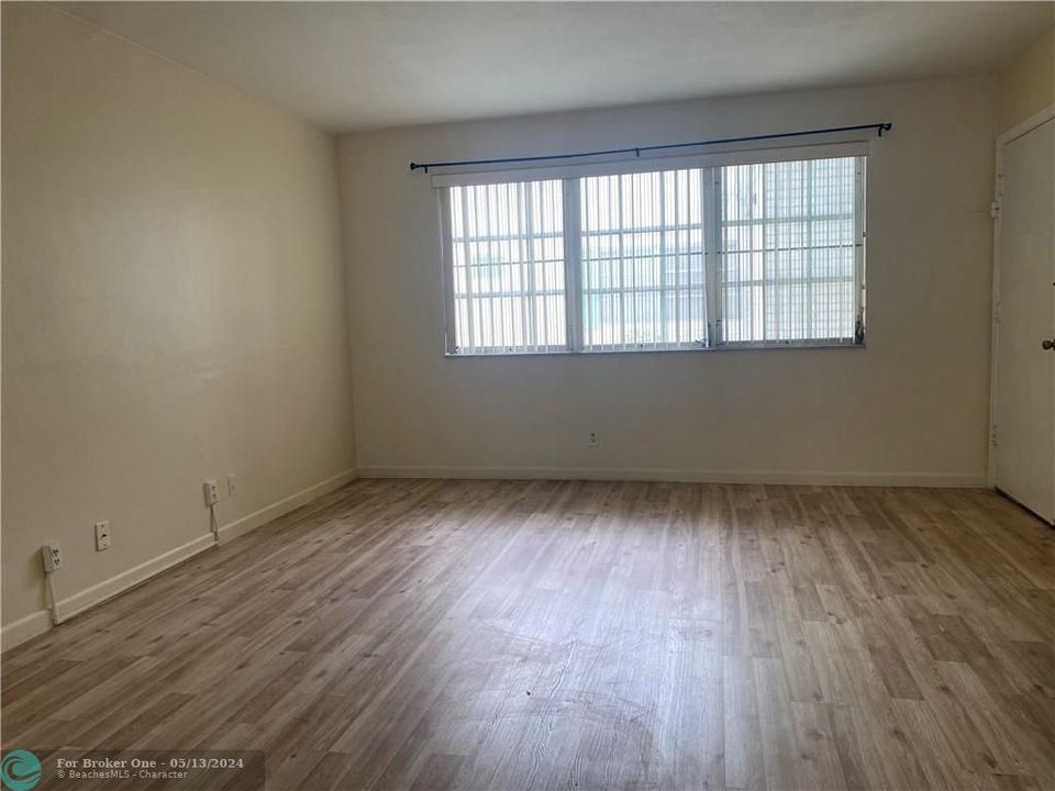 Recently Sold: $159,000 (2 beds, 1 baths, 950 Square Feet)