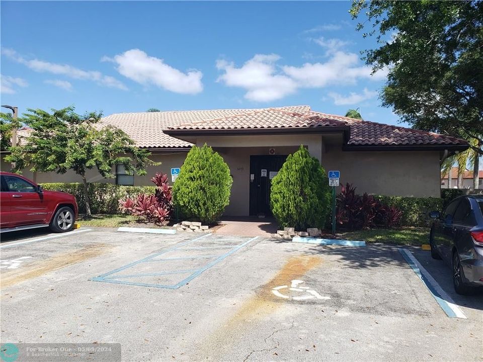 Recently Sold: $349,900 (2 beds, 2 baths, 1373 Square Feet)