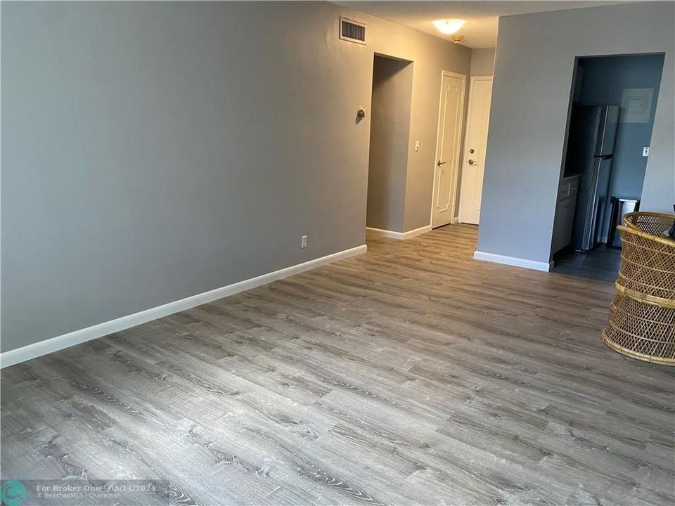 Recently Sold: $122,000 (1 beds, 1 baths, 650 Square Feet)