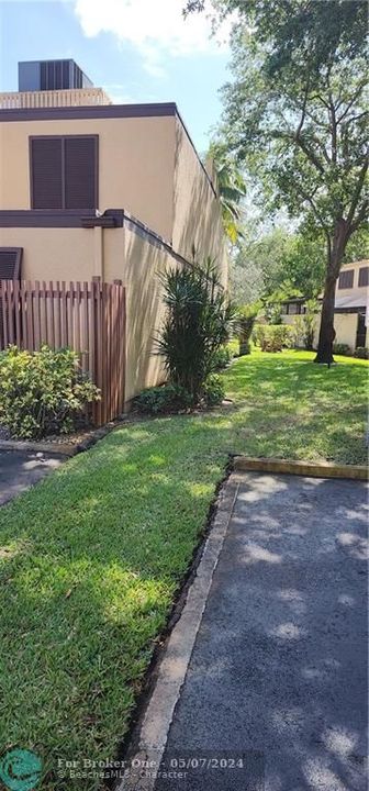 Recently Sold: $350,000 (2 beds, 2 baths, 1358 Square Feet)