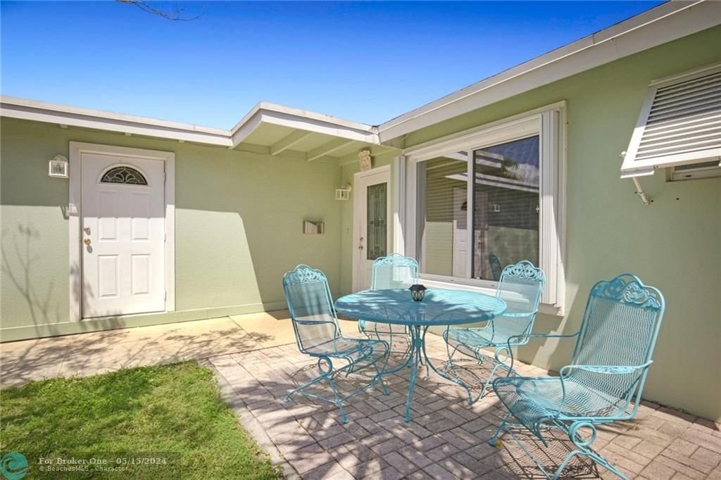 Recently Sold: $549,000 (3 beds, 2 baths, 1608 Square Feet)